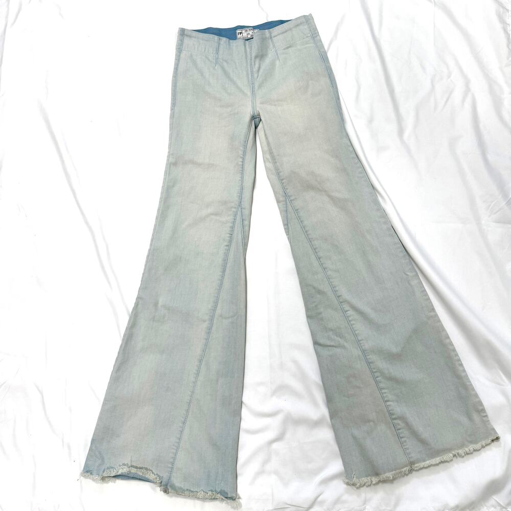 Free People Bell Bottom Jeans in Size 25